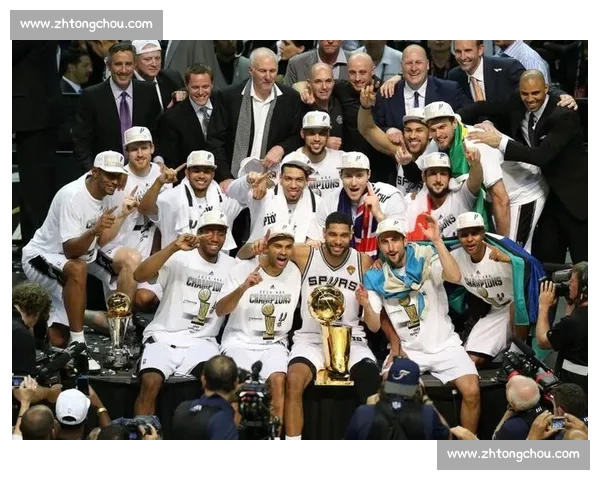 2014年NBA总决赛马刺对热火王朝更迭与团队篮球巅峰对决回顾 2014年NBA总决赛马刺对热火王朝更迭与团队篮球巅峰对决回顾